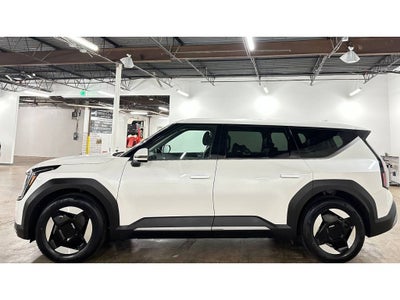 2024 Kia EV9 Light SR