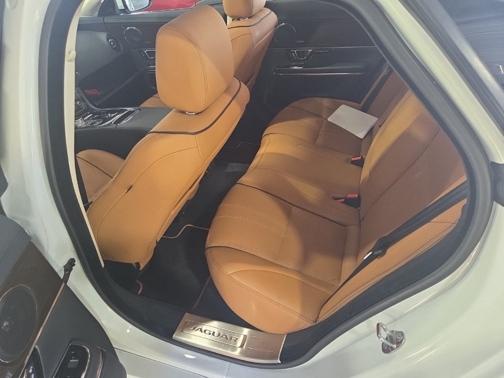 2019 Jaguar XJ XJ R-Sport