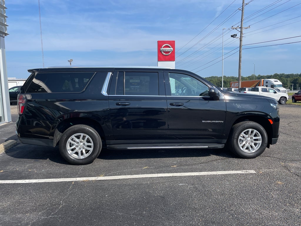 2024 Chevrolet Suburban LT