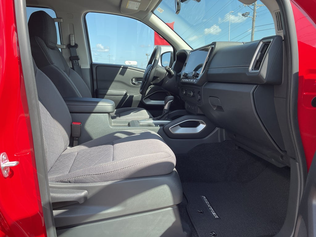 2025 Nissan Frontier SV