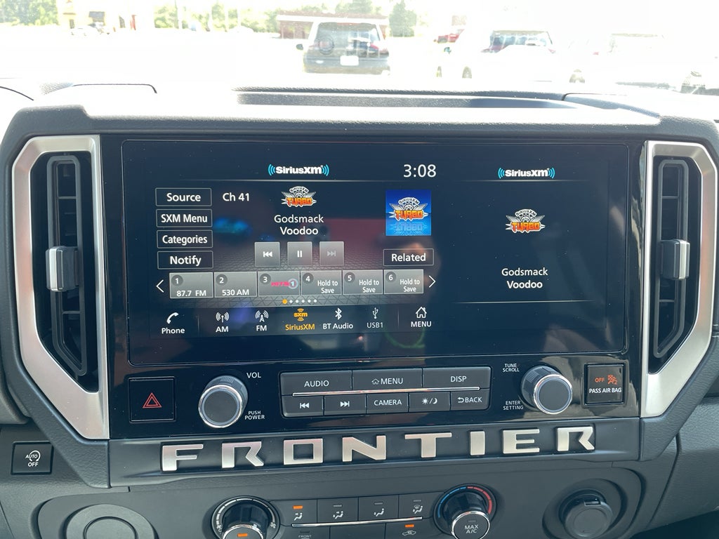 2025 Nissan Frontier SV