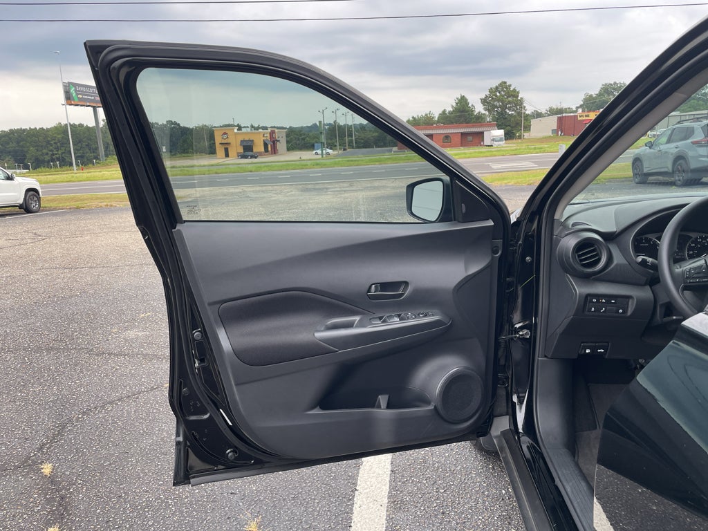 2024 Nissan Kicks S