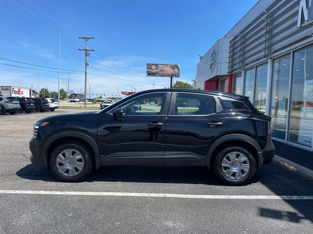 2025 Nissan Kicks S