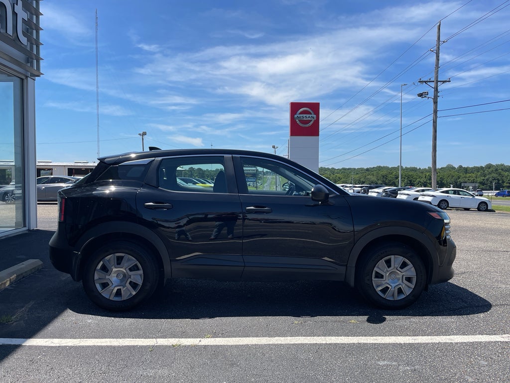 2025 Nissan Kicks S