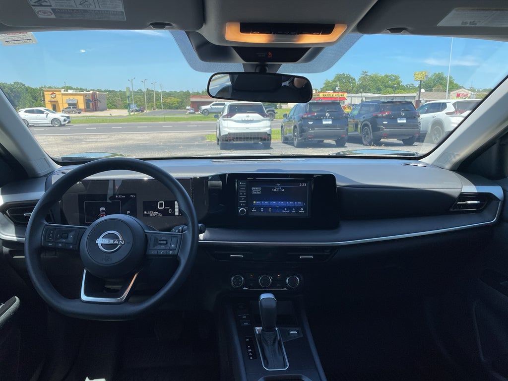 2025 Nissan Kicks S