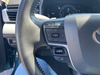 2025 Toyota Camry Hybrid SE