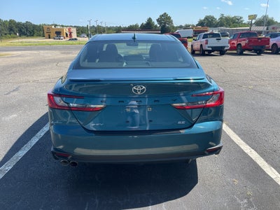 2025 Toyota Camry Hybrid SE