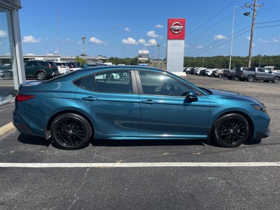2025 Toyota Camry Hybrid SE