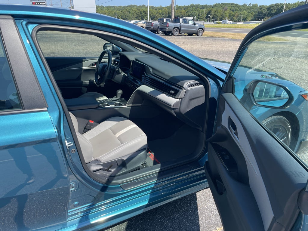 2025 Toyota Camry Hybrid SE