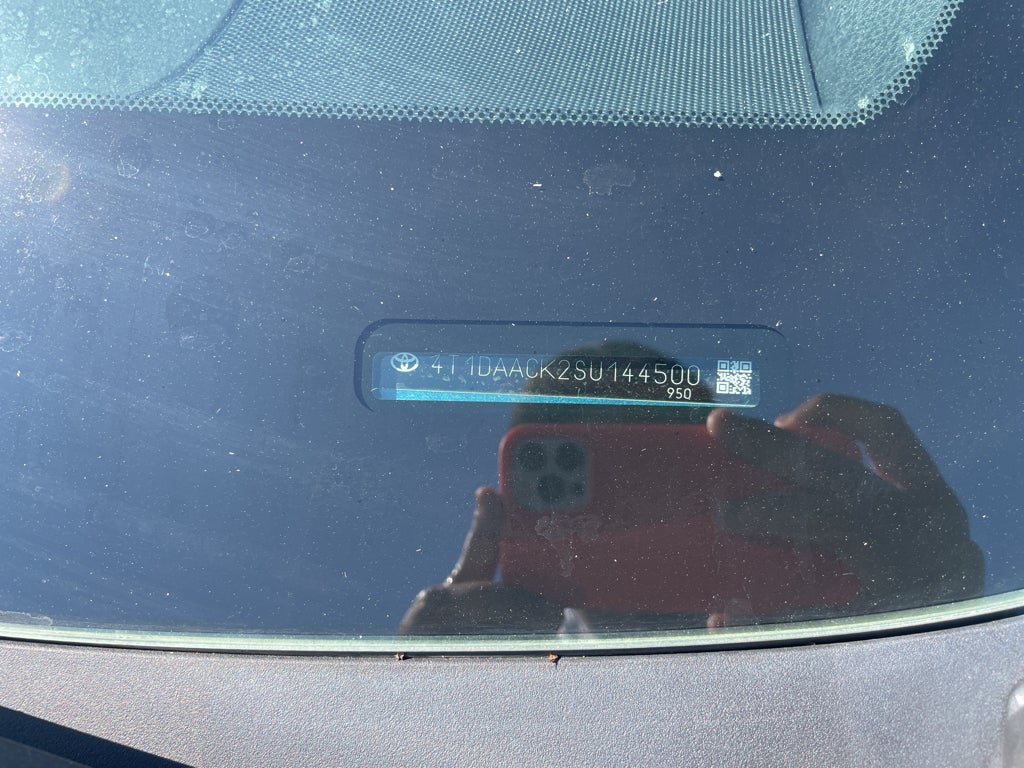 2025 Toyota Camry Hybrid SE