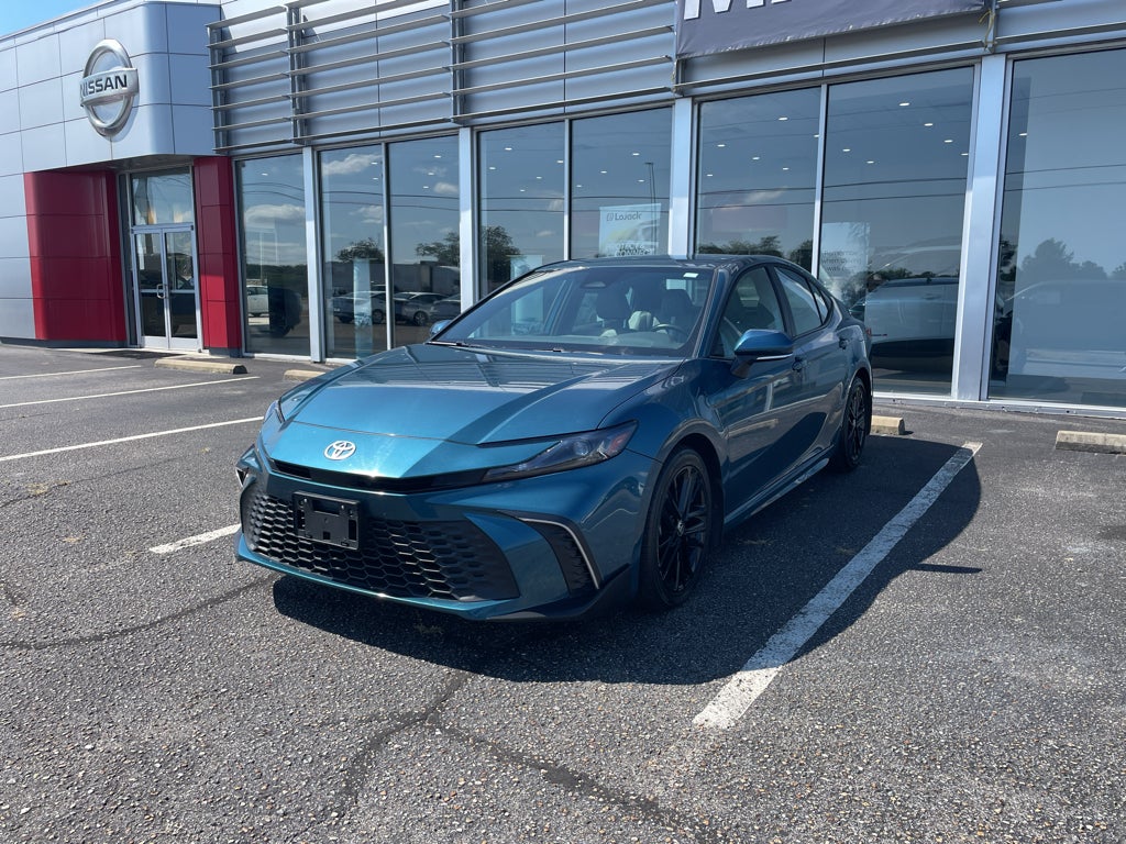 2025 Toyota Camry Hybrid SE