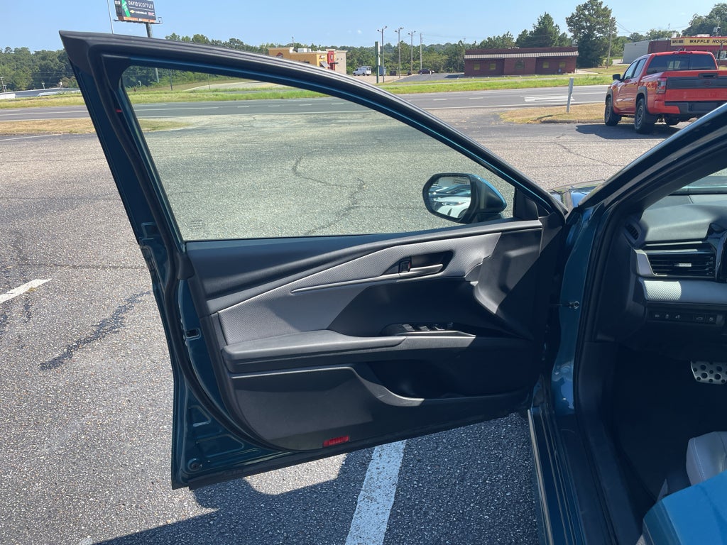 2025 Toyota Camry Hybrid SE