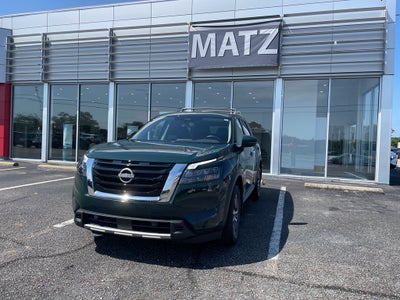 2025 Nissan Pathfinder SL
