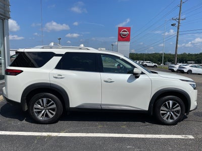 2024 Nissan Pathfinder SL