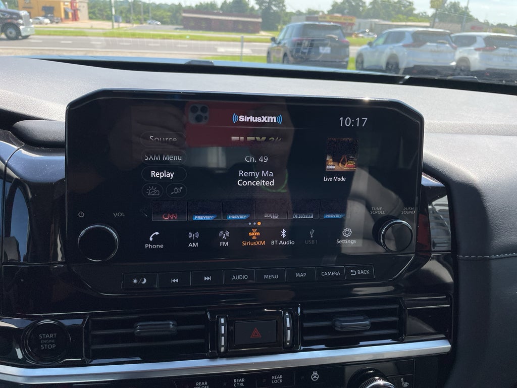 2025 Nissan Pathfinder SL