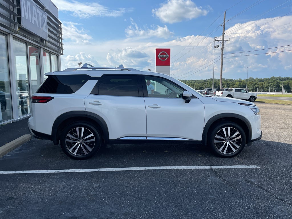 2025 Nissan Pathfinder Platinum