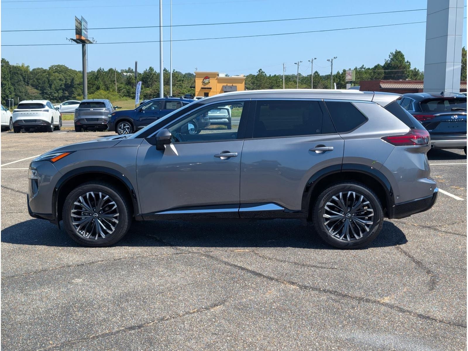 2025 Nissan Rogue Platinum