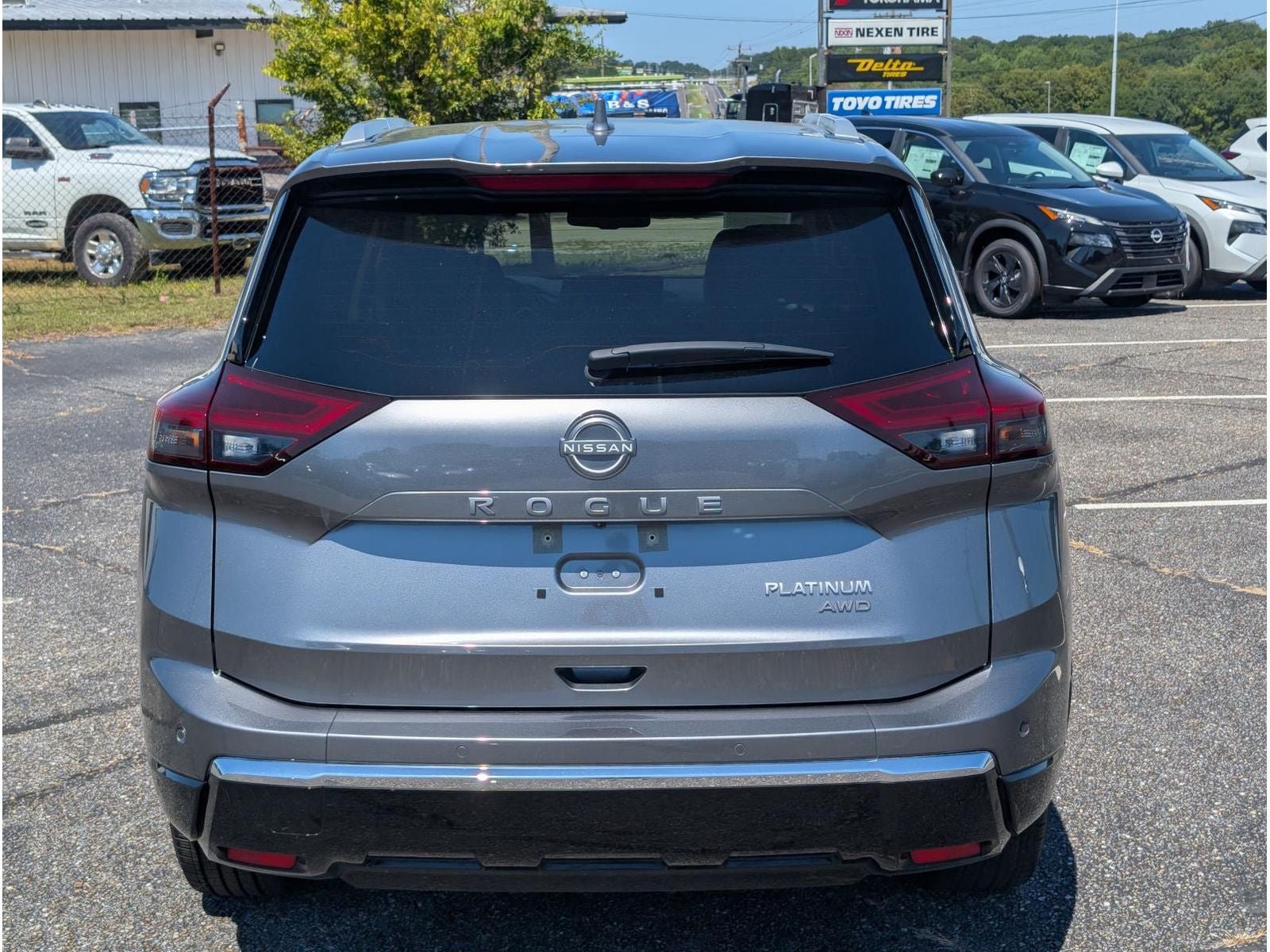 2025 Nissan Rogue Platinum