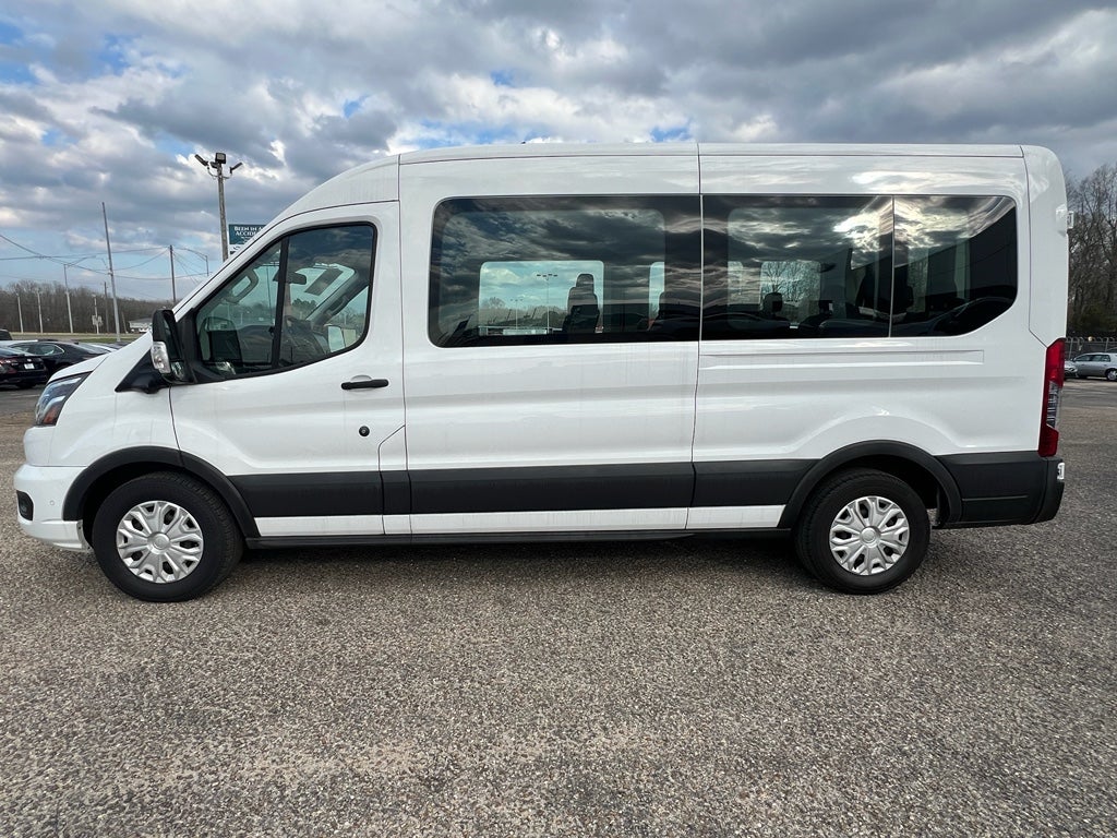 2023 Ford Transit Wagon XLT