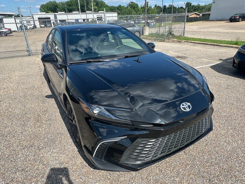 2025 Toyota Camry Hybrid SE
