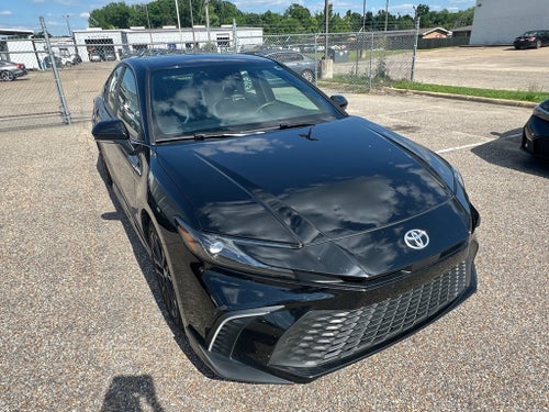 2025 Toyota Camry Hybrid SE