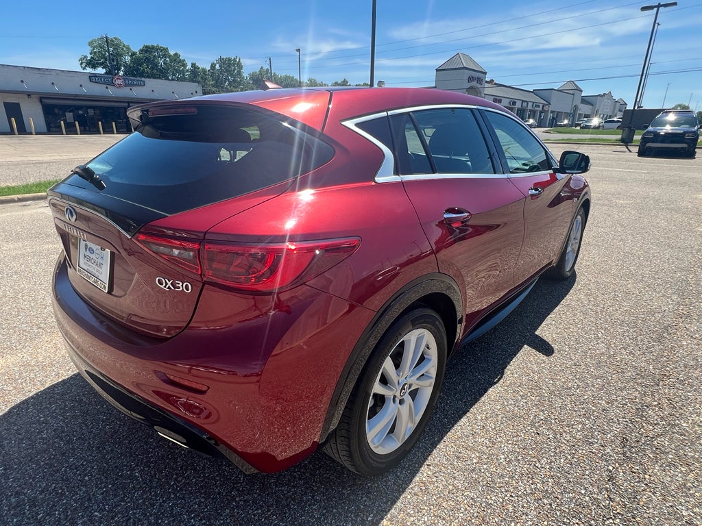 2018 INFINITI QX30 Luxury